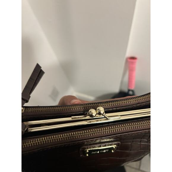 Vintage Y2K Nine West Patent Leather Croc Crossbody Brown Pocket Bag Kisslock - Picture 2 of 9